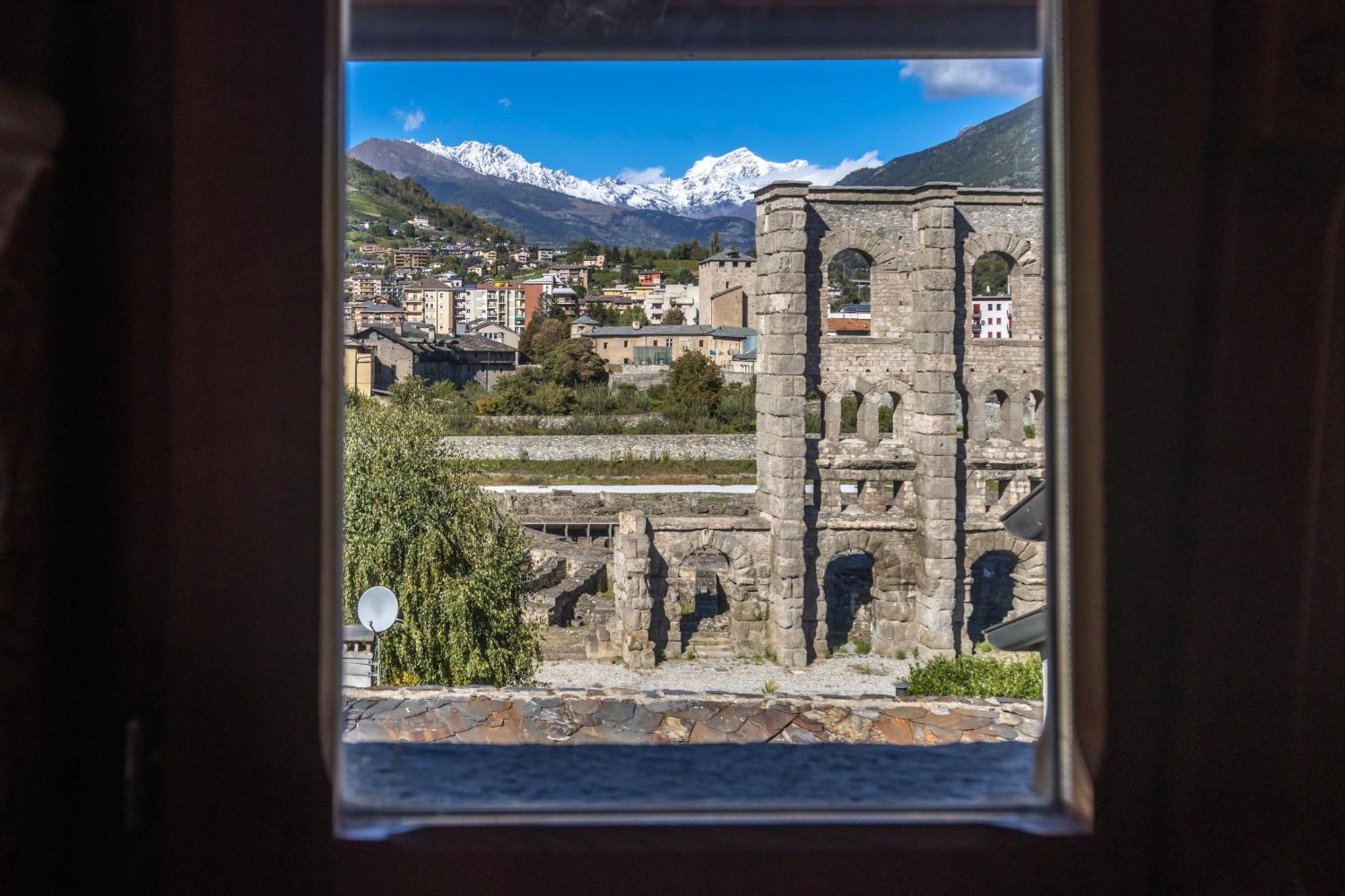 Aosta Con Vista - Appartamento In Centro Exteriör bild